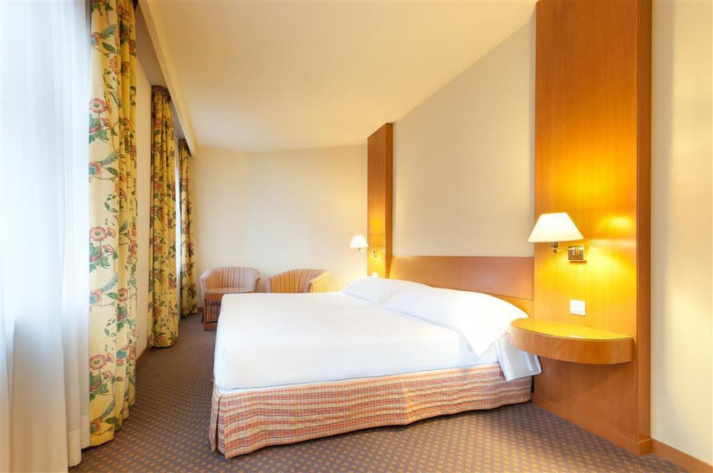 Hotel Elche Centro , Affiliated By Melia Room photo